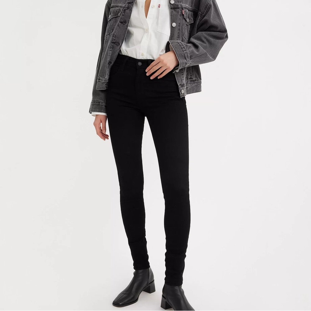 Levi’s 720 Black High Rise Super Skinny Jeans